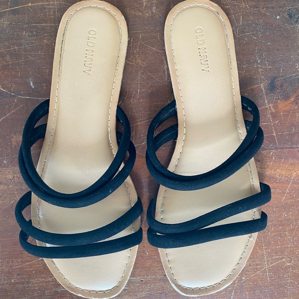 Old Navy Black Strappy Sandals